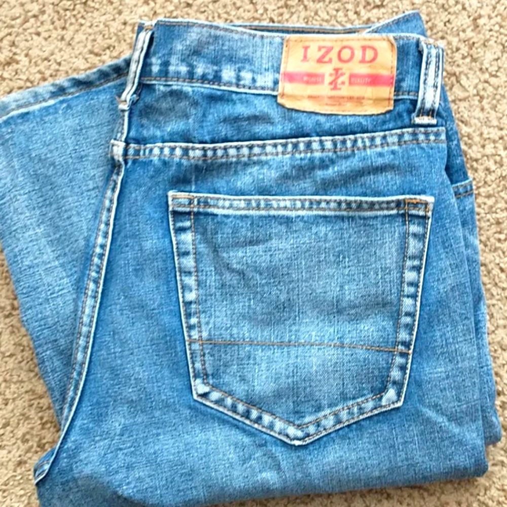 Izod relaxed fit 34/32 jeans